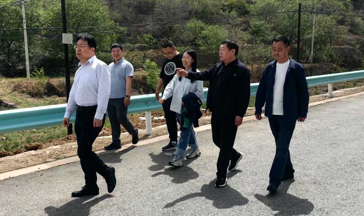 市委党史研究室主任张双牛一行到涉县调研指导驻村帮扶工作